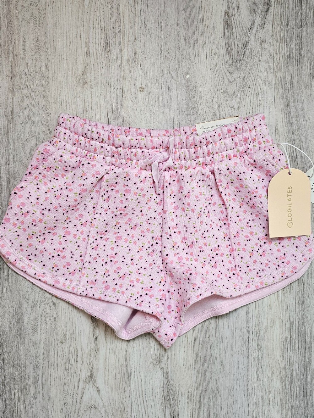 New Girls Blogilates Floral Marshmallow Dolphin Shorts Medium (8)